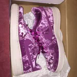 Size 7 tea berry crushed velvet AF1
